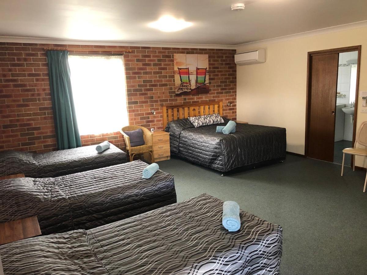 Denman Motor Inn Екстериор снимка